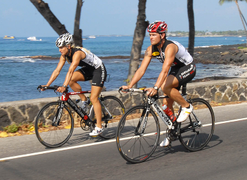 TLWinter0809_Hawaii_YvonneThomasBike3